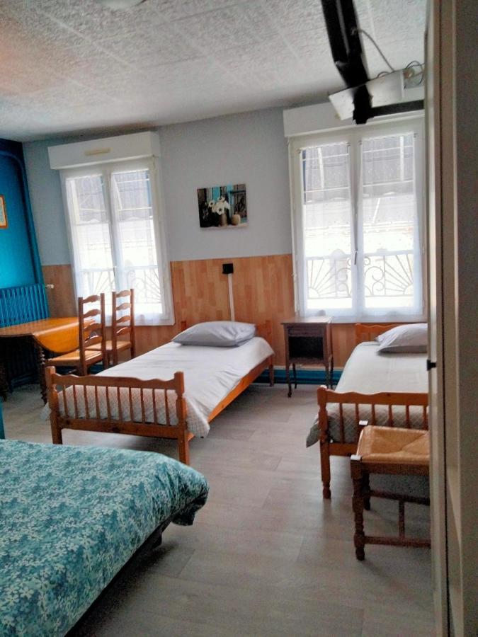Le Gibergeon Hotel Signy-lʼAbbaye Екстериор снимка